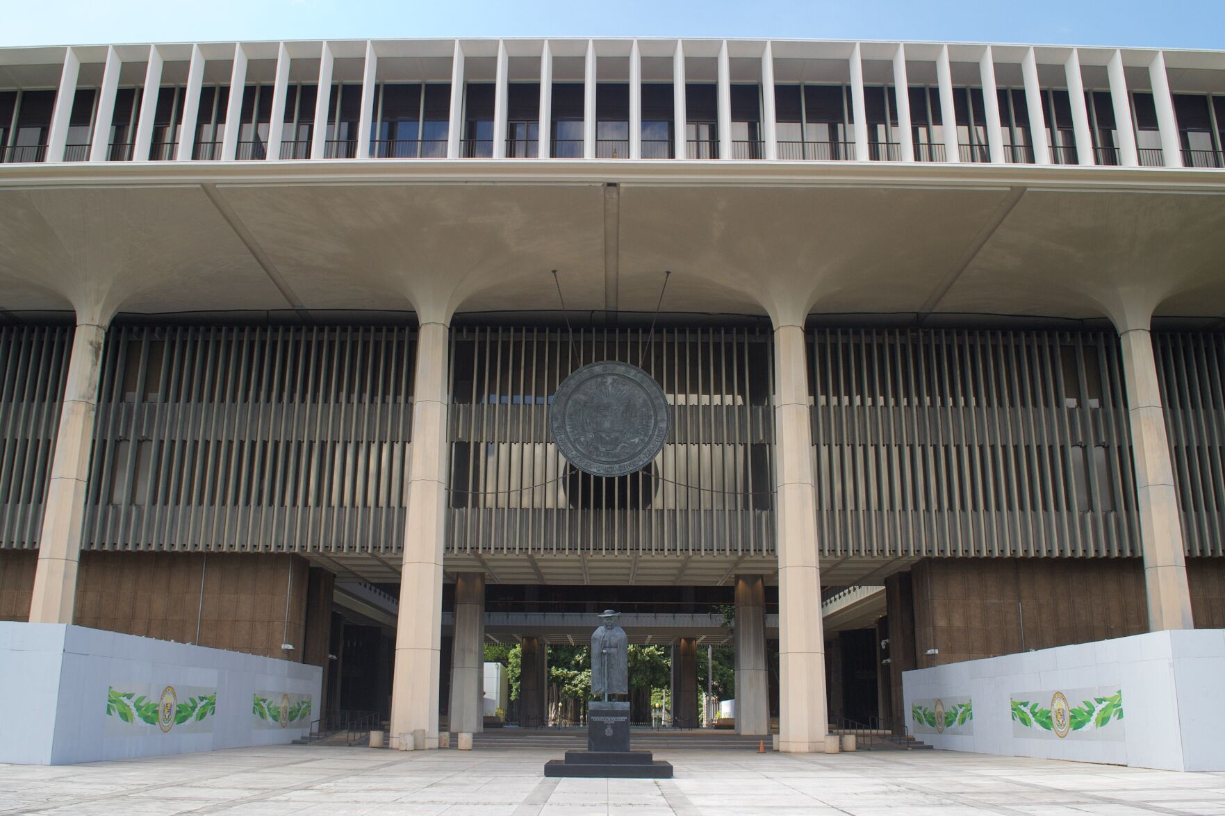 HI State Capitol 1.jpg